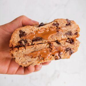 galleta vegana choco-chip rellena de crema lotus